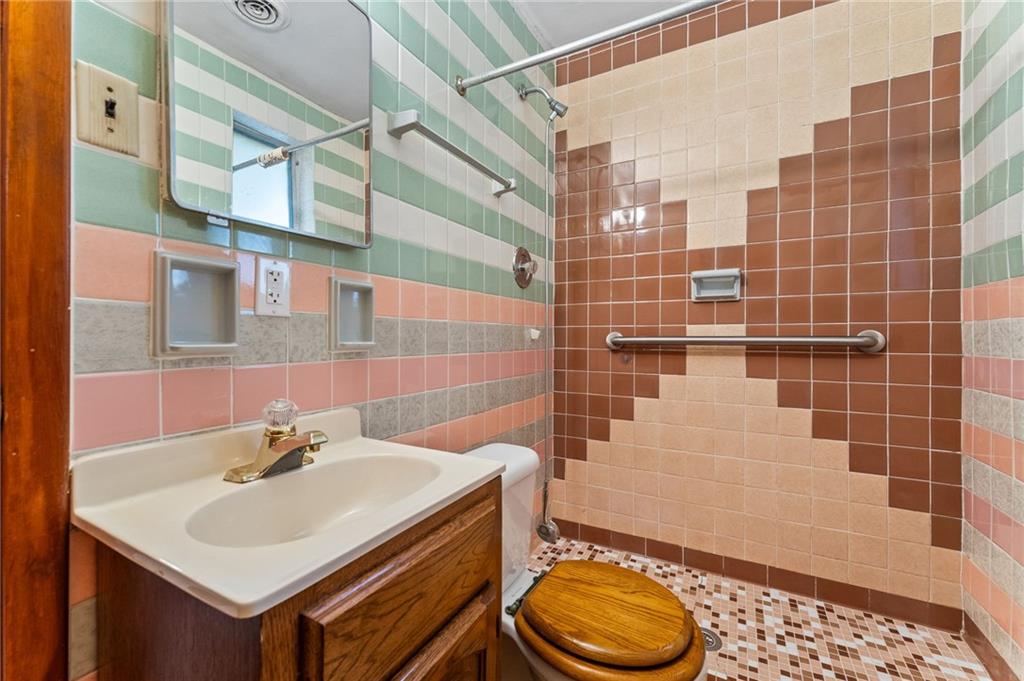 4016 Edge Road Pittsburgh, PA 15227 - Photo 29 of 50 Gallery Image 29