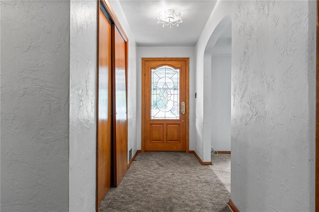 4016 Edge Road Pittsburgh, PA 15227 - Photo 4 of 50 Gallery Image 4