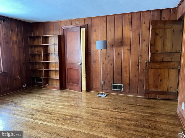 $3,150 | 5207 27th Street North, Arlington, VA 22207