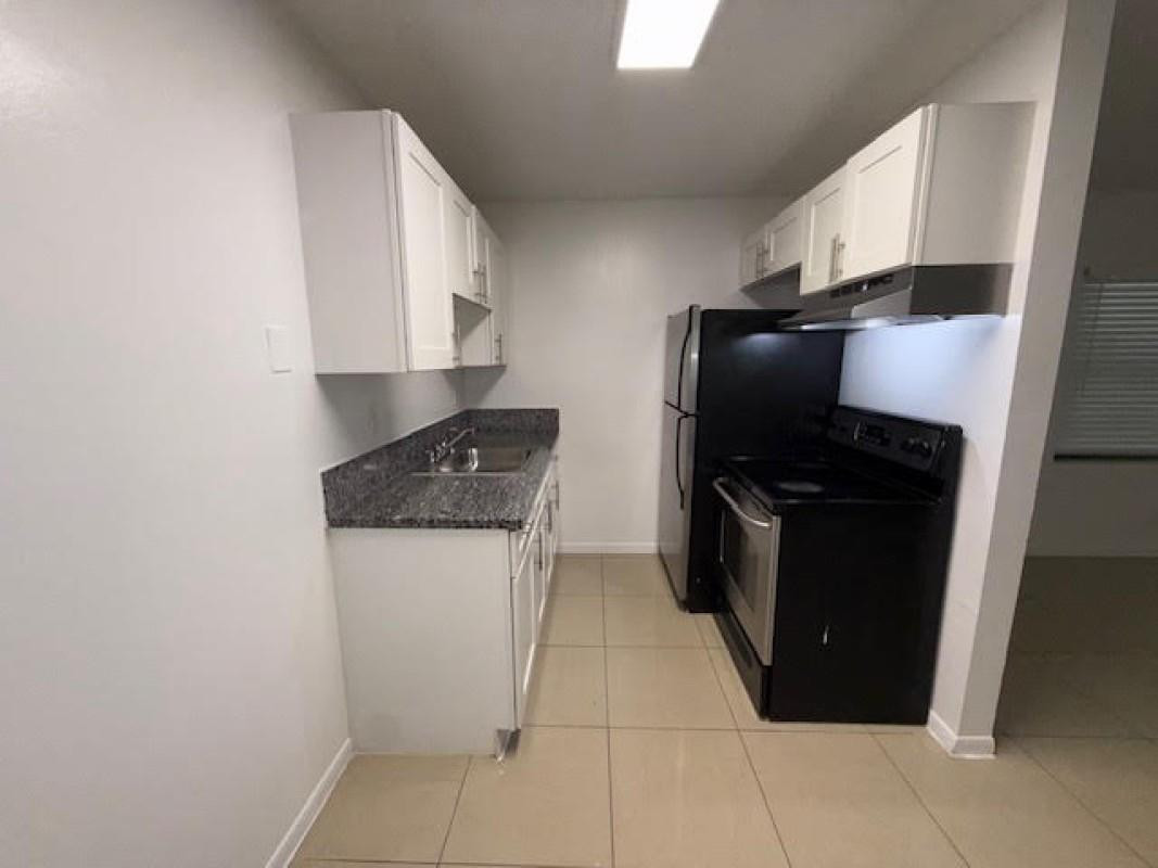 889 Riverside Drive, Unit 217 Fort Lauderdale, FL 33312 - Photo 3 of 9 Photo 3