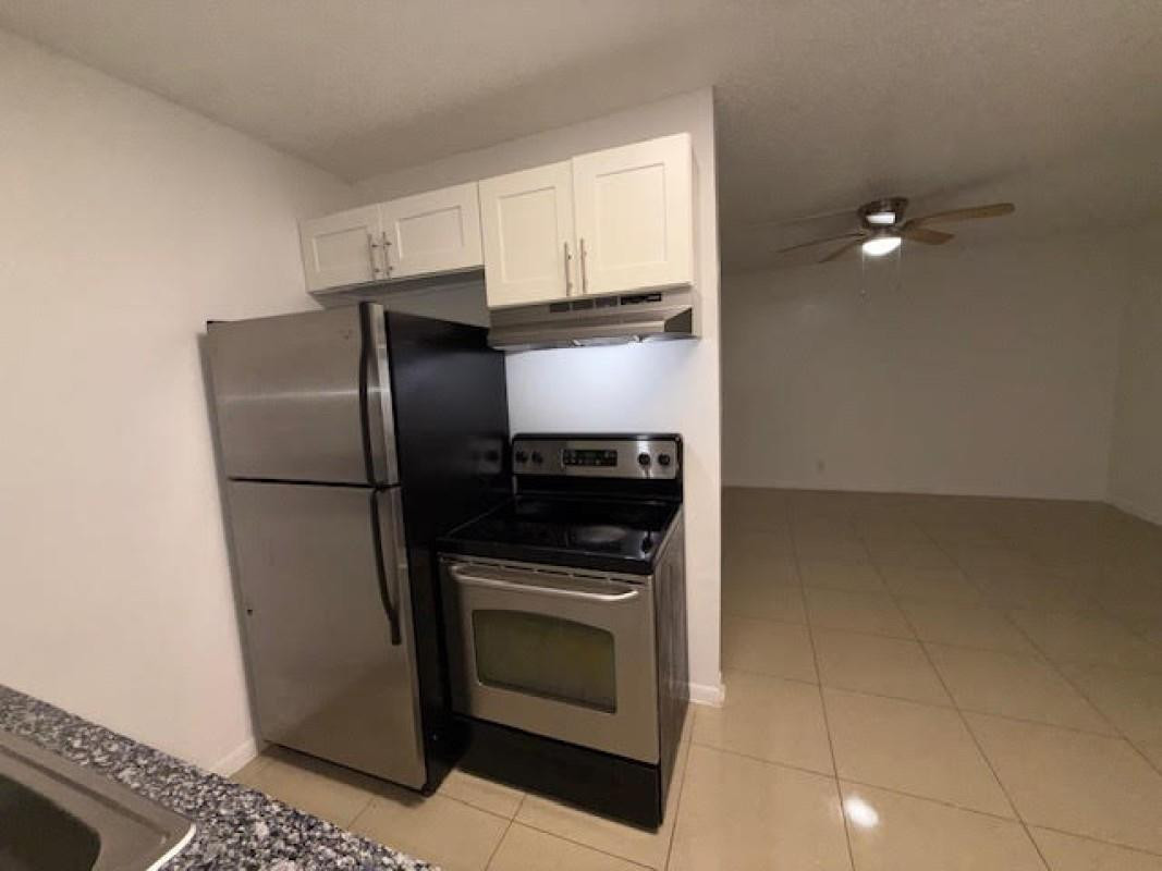 889 Riverside Drive, Unit 217 Fort Lauderdale, FL 33312 - Photo 4 of 9 Photo 4