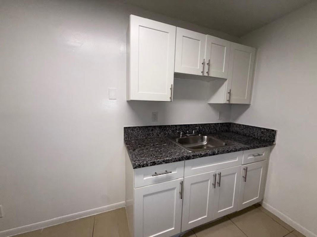 889 Riverside Drive, Unit 217 Fort Lauderdale, FL 33312 - Photo 5 of 9 Photo 5