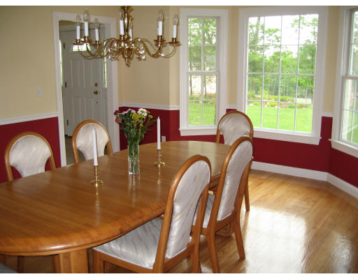 27 Mohawk Path Holliston, MA 01746 - Photo 11 of 23 Gallery Image 11