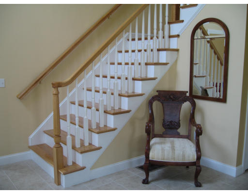 27 Mohawk Path Holliston, MA 01746 - Photo 13 of 23 Gallery Image 13
