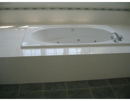 27 Mohawk Path Holliston, MA 01746 - Photo 17 of 23 Gallery Image 17