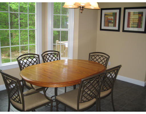 27 Mohawk Path Holliston, MA 01746 - Photo 6 of 23 Gallery Image 6