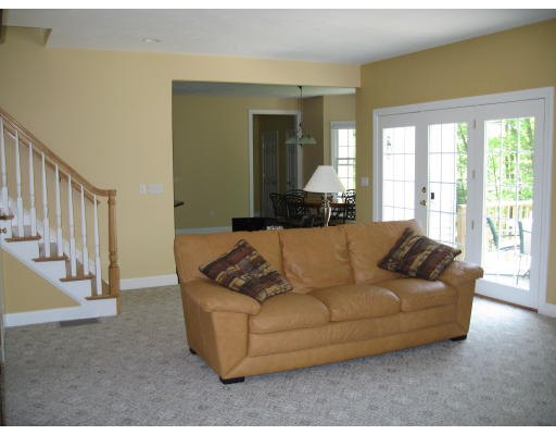 27 Mohawk Path Holliston, MA 01746 - Photo 10 of 23 Gallery Image 10