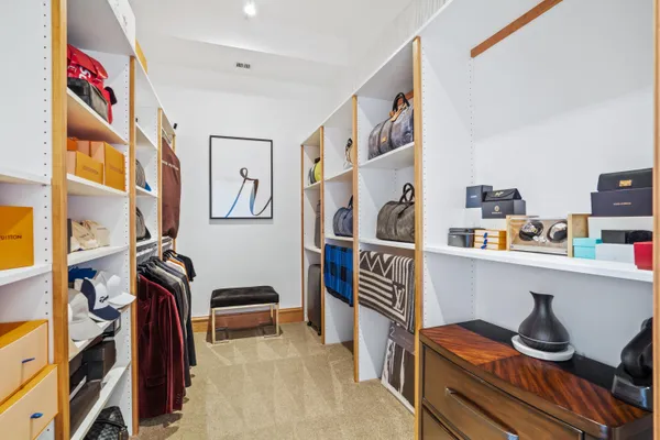 $5,450 | 1313 North Franklin Place, Unit 406, Milwaukee, WI 53202