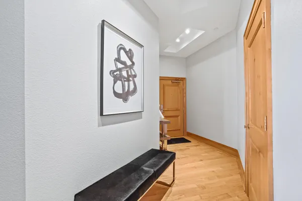 $5,450 | 1313 North Franklin Place, Unit 406, Milwaukee, WI 53202