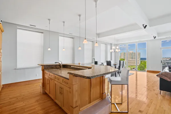 $5,450 | 1313 North Franklin Place, Unit 406, Milwaukee, WI 53202