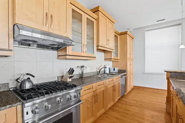 $5,450 | 1313 North Franklin Place, Unit 406, Milwaukee, WI 53202