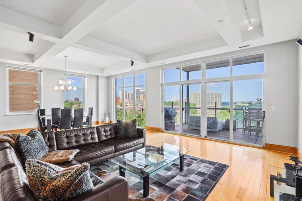 $5,450 | 1313 North Franklin Place, Unit 406, Milwaukee, WI 53202