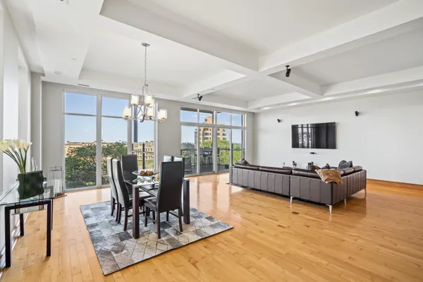 $5,450 | 1313 North Franklin Place, Unit 406, Milwaukee, WI 53202