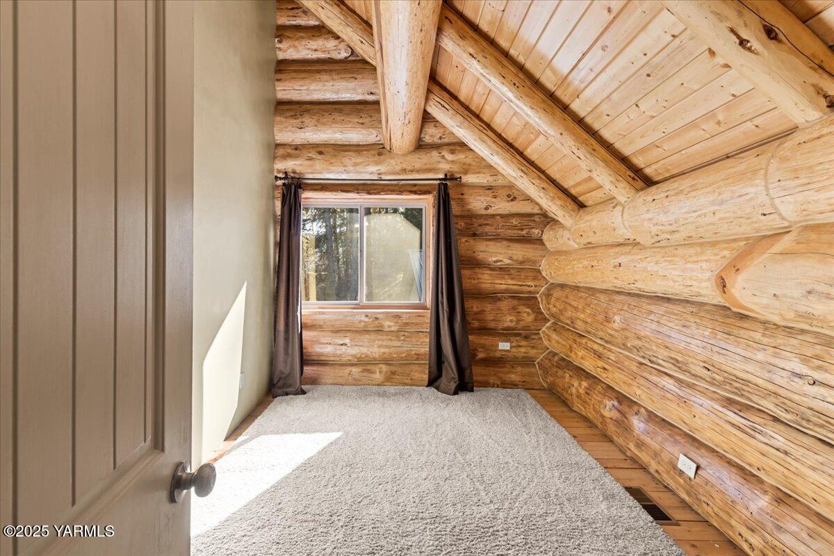 4492 Nile Road Naches, WA 98937 - Photo 25 of 38 a view of entryway