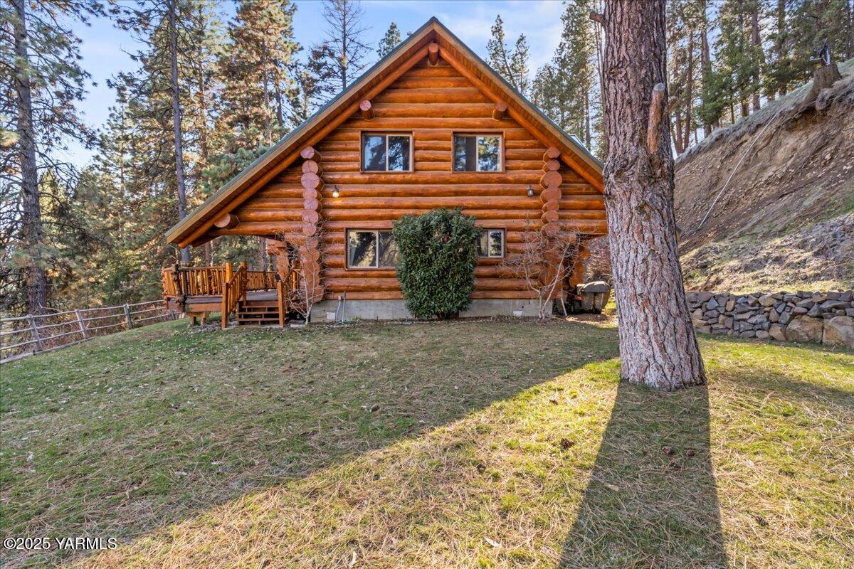 4492 Nile Road Naches, WA 98937 - Photo 30 of 38 a view of a house with a yard