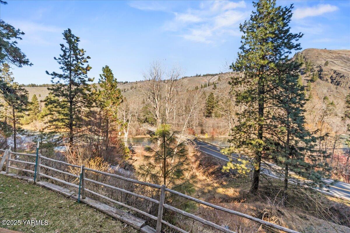 4492 Nile Road Naches, WA 98937 - Photo 33 of 38