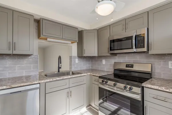 $1,100 | 4229 Stratford Drive, Unit 4229, New Port Richey, FL 34652