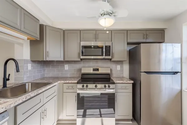 $1,100 | 4229 Stratford Drive, Unit 4229, New Port Richey, FL 34652