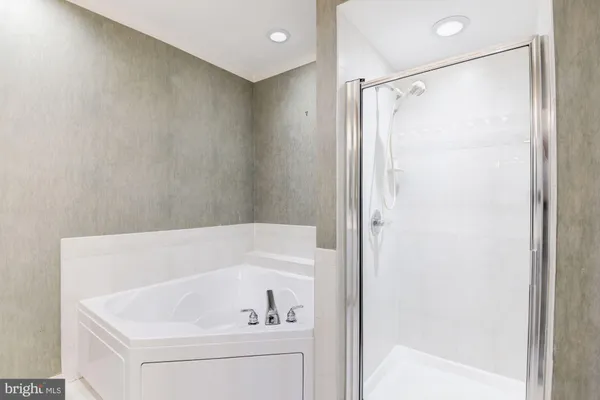 $3,000 | 1860 Stratford Park Place, Unit 204, Reston, VA 20190