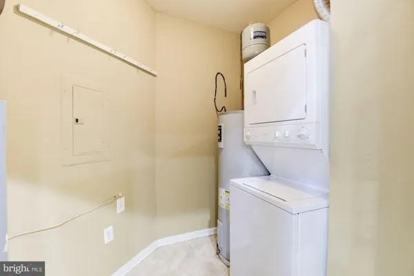 $3,000 | 1860 Stratford Park Place, Unit 204, Reston, VA 20190