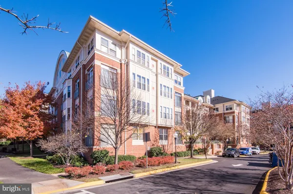 $3,000 | 1860 Stratford Park Place, Unit 204, Reston, VA 20190
