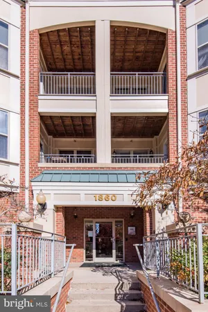$3,000 | 1860 Stratford Park Place, Unit 204, Reston, VA 20190