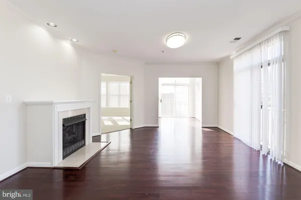 $3,000 | 1860 Stratford Park Place, Unit 204, Reston, VA 20190