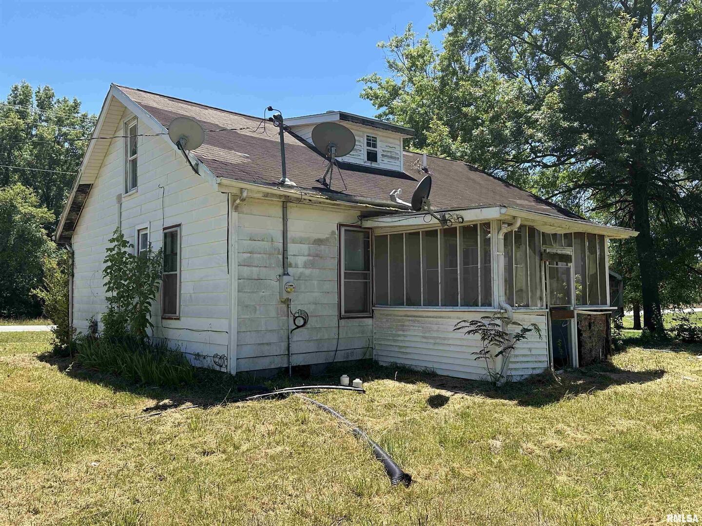 5672 Old Rte 13 Carterville, IL 62918 - Photo 3 of 29 a view of a house with a yard covered in snow