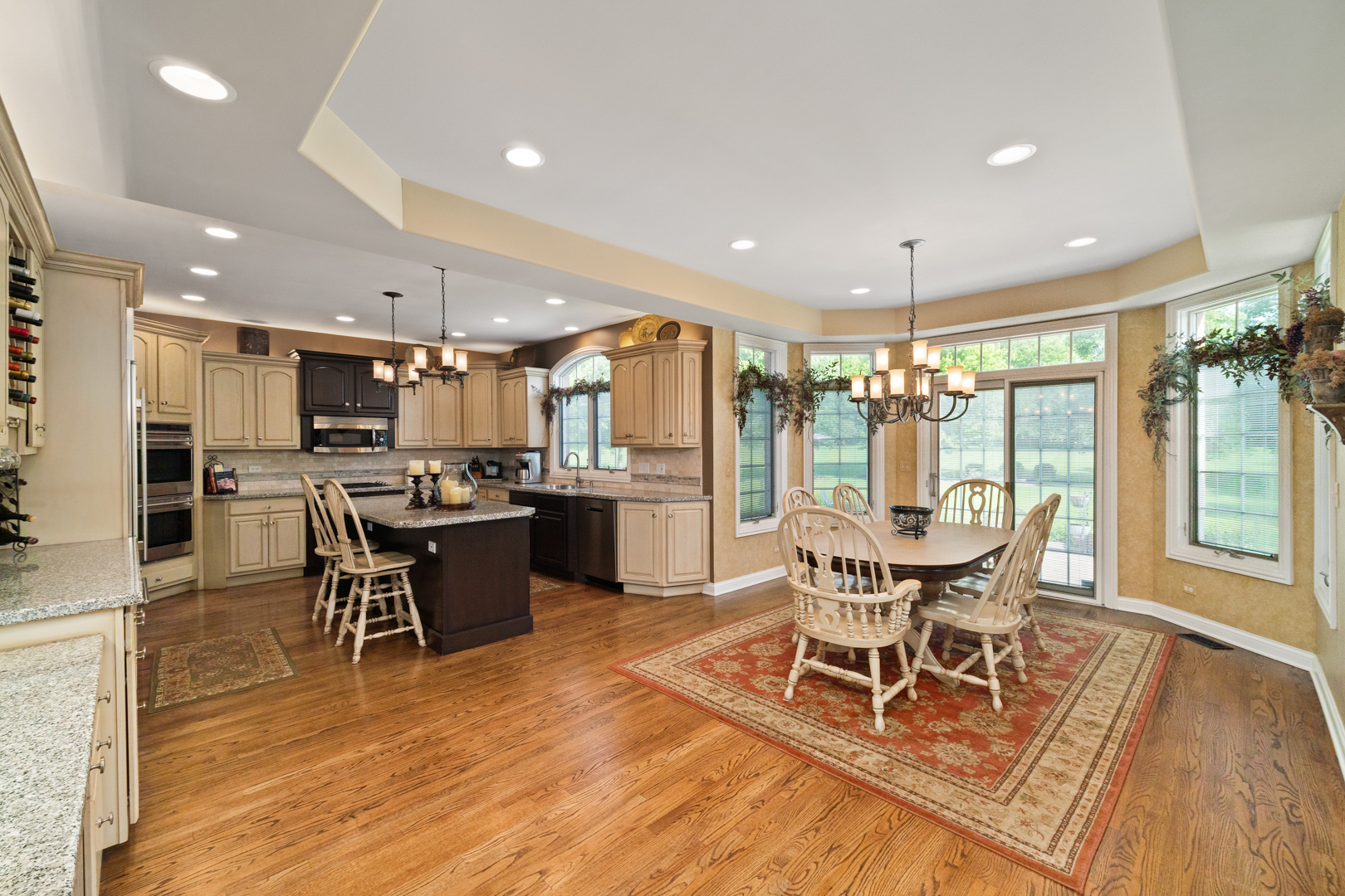 38W210 Henricksen Road St. Charles, IL 60175 - Photo 8 of 28