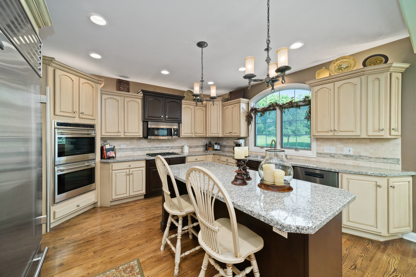 38W210 Henricksen Road St. Charles, IL 60175 - Photo 10 of 28