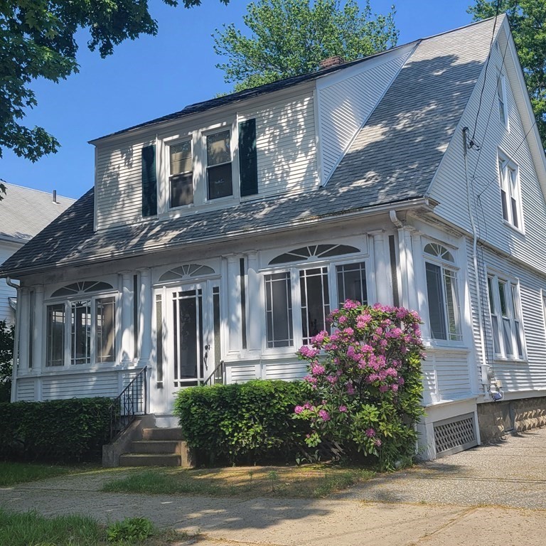 73 Sunapee Street Springfield, MA 01108 - Photo 40 of 40 a front view of a house