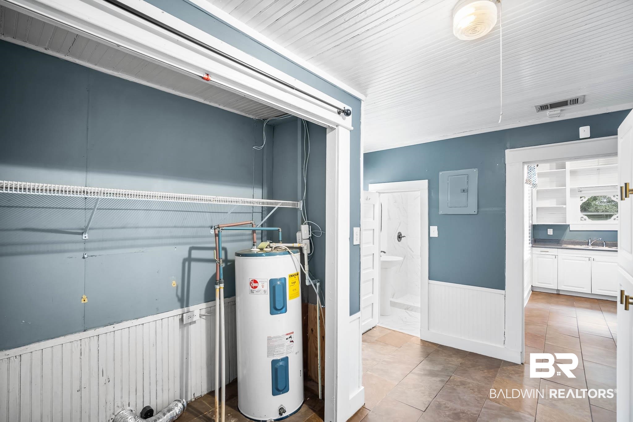 106 Macy Place Mobile, AL 36604 - Photo 11 of 24 Laundry Room