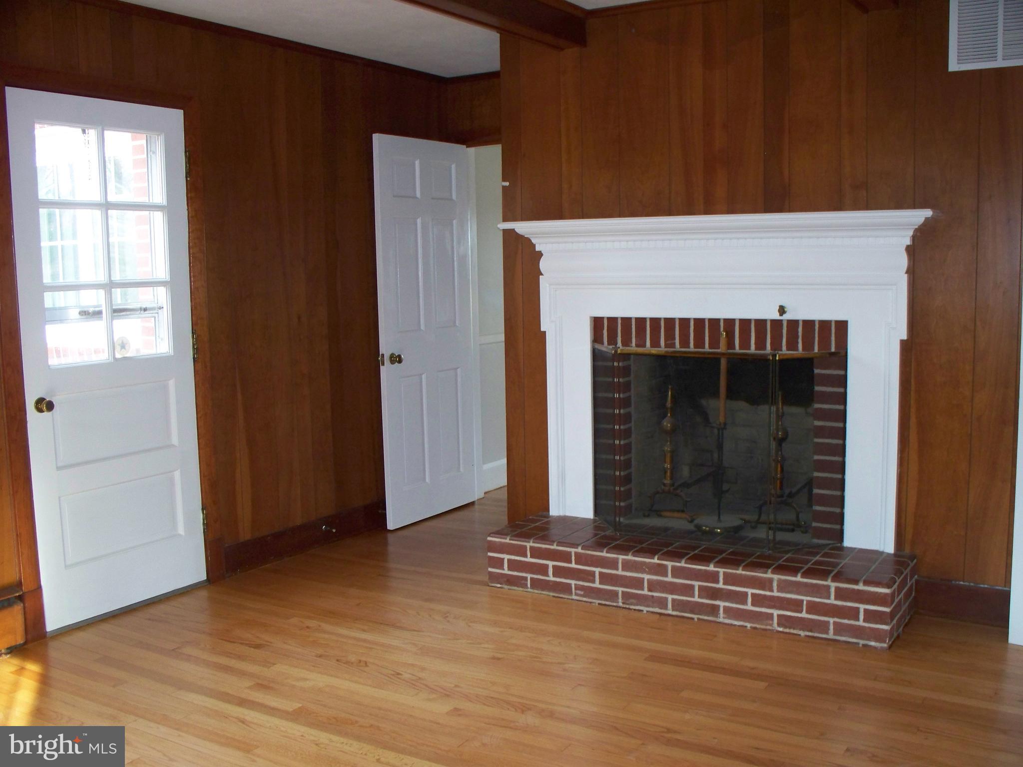 2675 Jolly Acres Road White Hall, MD 21161 - Photo 11 of 20 Family Room