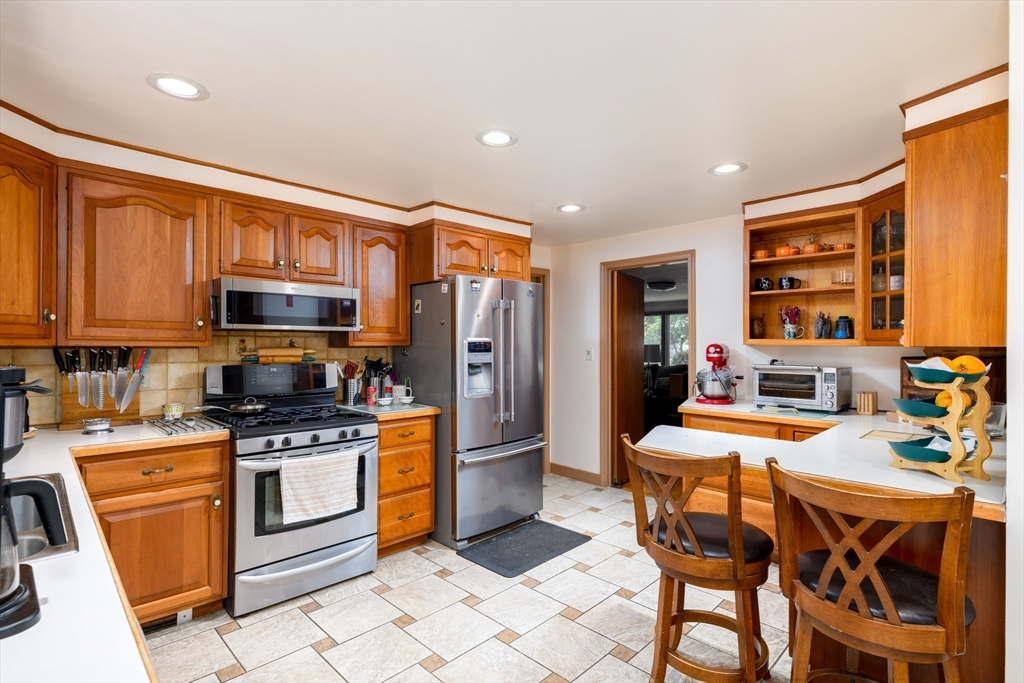 142 Jamieson Road Holden, MA 01520 - Photo 4 of 26