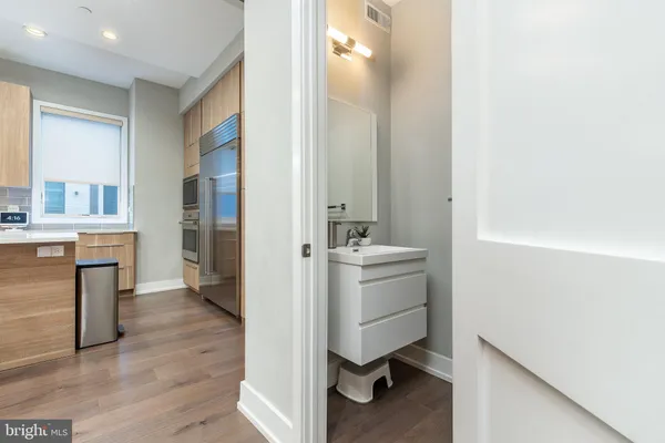 $6,950 | 608 North 3rd Street, Philadelphia, PA 19123