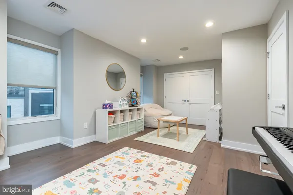$6,950 | 608 North 3rd Street, Philadelphia, PA 19123