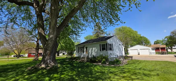 $224,900 | 111 Hague Avenue North, Hollandale, MN 56045