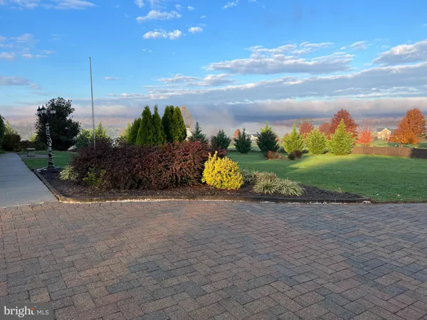 $1,349,000 | 11950 Stonehouse View Court, Lovettsville, VA 20180