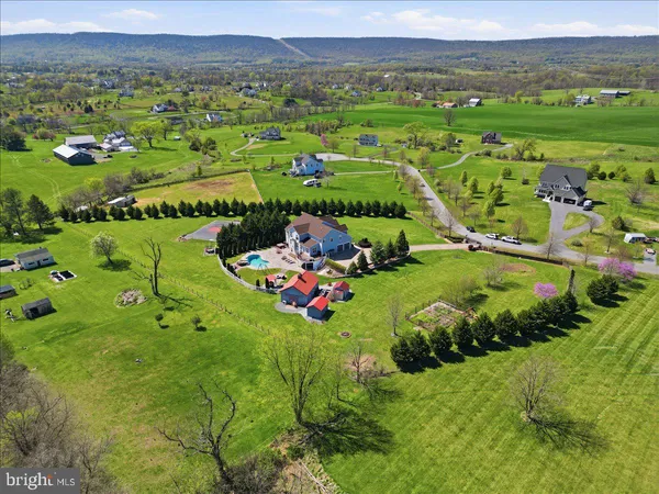 $1,349,000 | 11950 Stonehouse View Court, Lovettsville, VA 20180