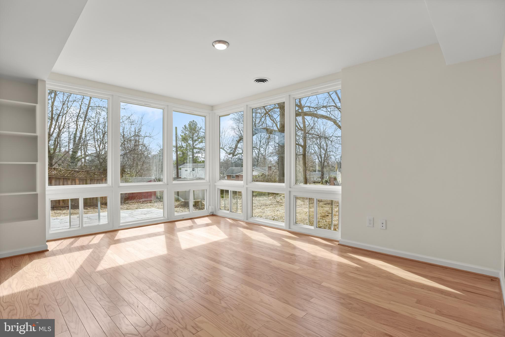 11510 Highview Avenue Silver Spring, MD 20902 - Photo 18 of 38 Family Room