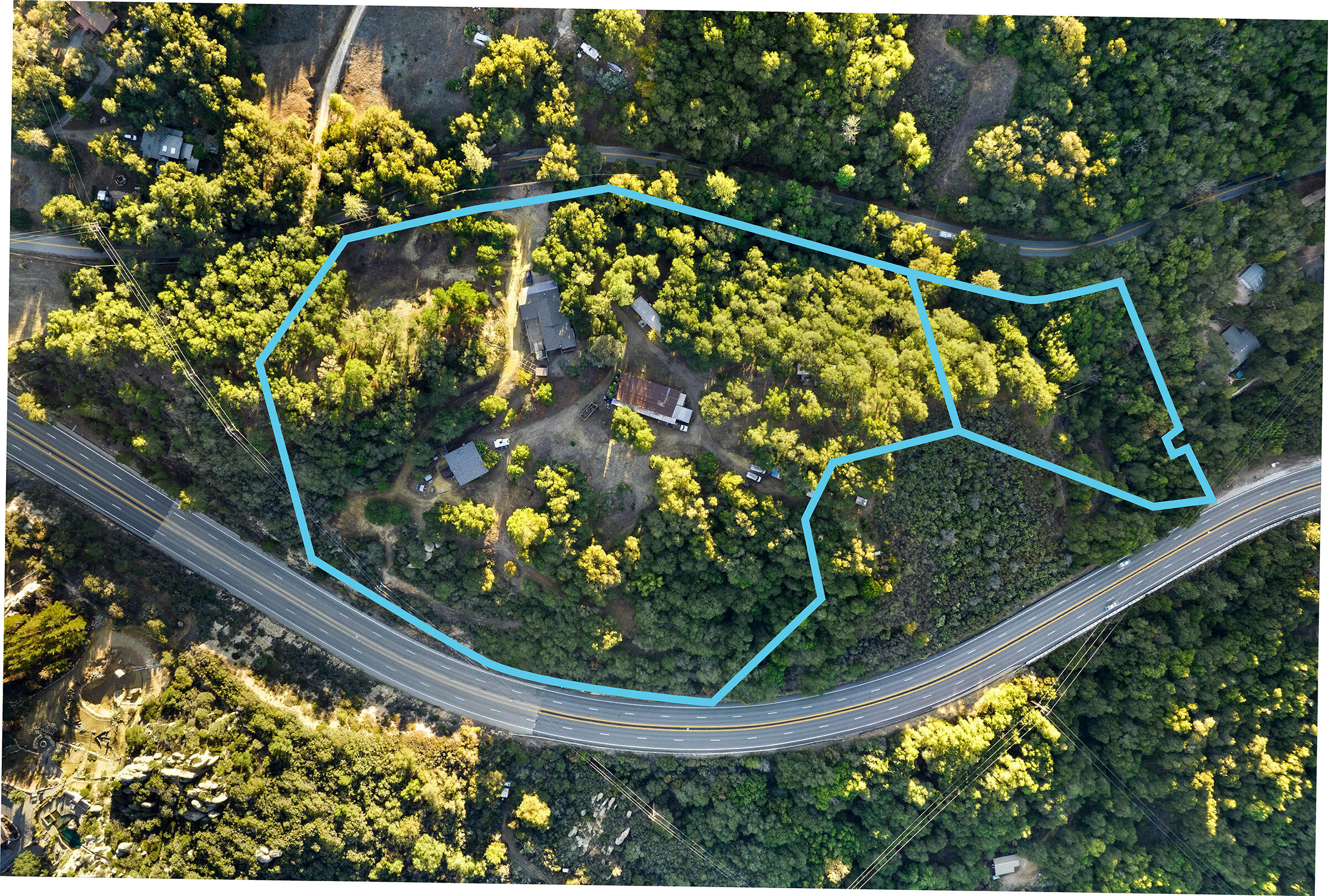 6572 Stagecoach Road Santa Barbara, CA 93105 - Photo 21 of 44 a view of flowers in a balcony