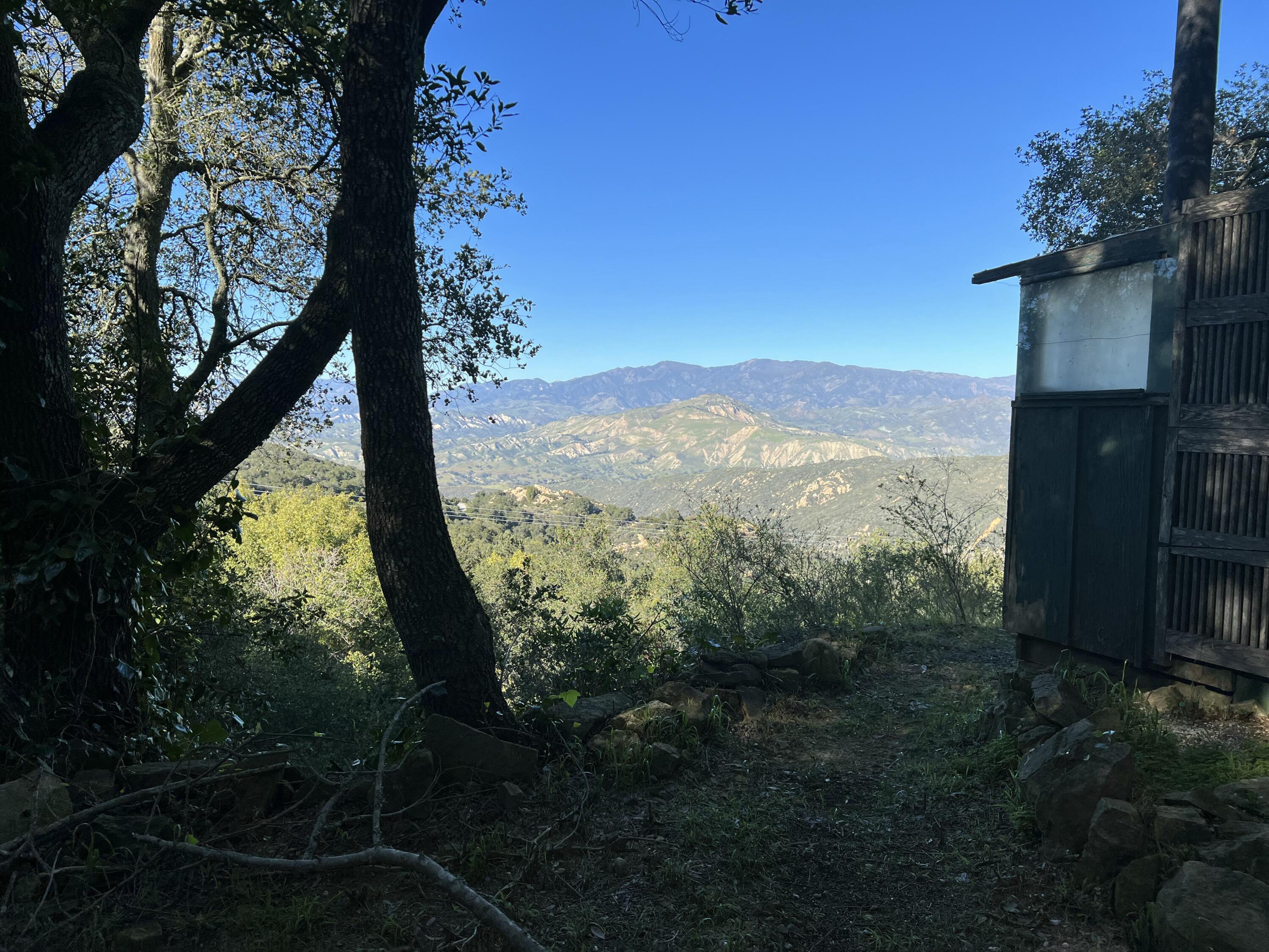 6572 Stagecoach Road Santa Barbara, CA 93105 - Photo 39 of 44 a view of a yard from a balcony