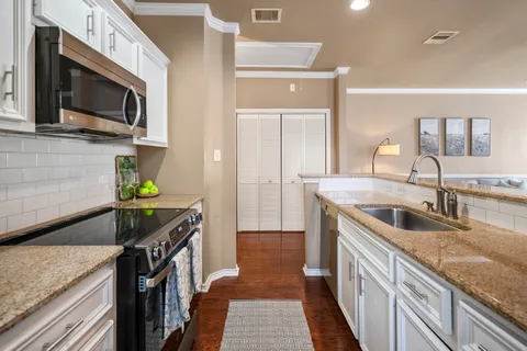 $315,000 | 3209 Chenevert Street, Houston, TX 77004