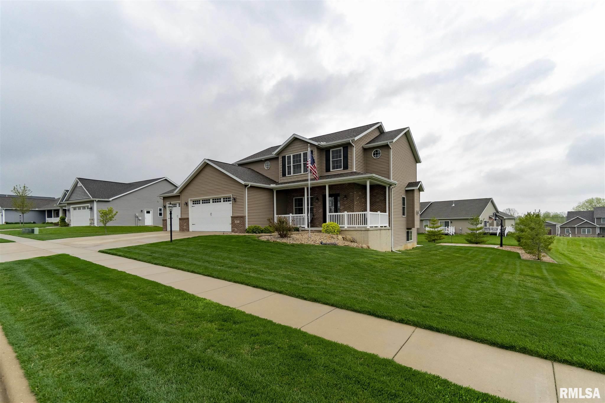617 Simon Street Washington, IL 61571 - Photo 3 of 50 Gallery Image 3