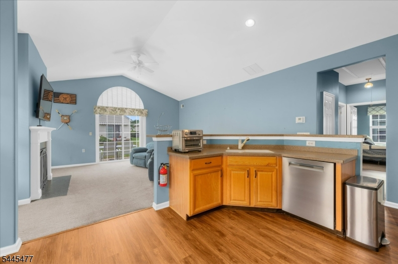 79 Renaissance Boulevard Somerset, NJ 08873 - Photo 9 of 26