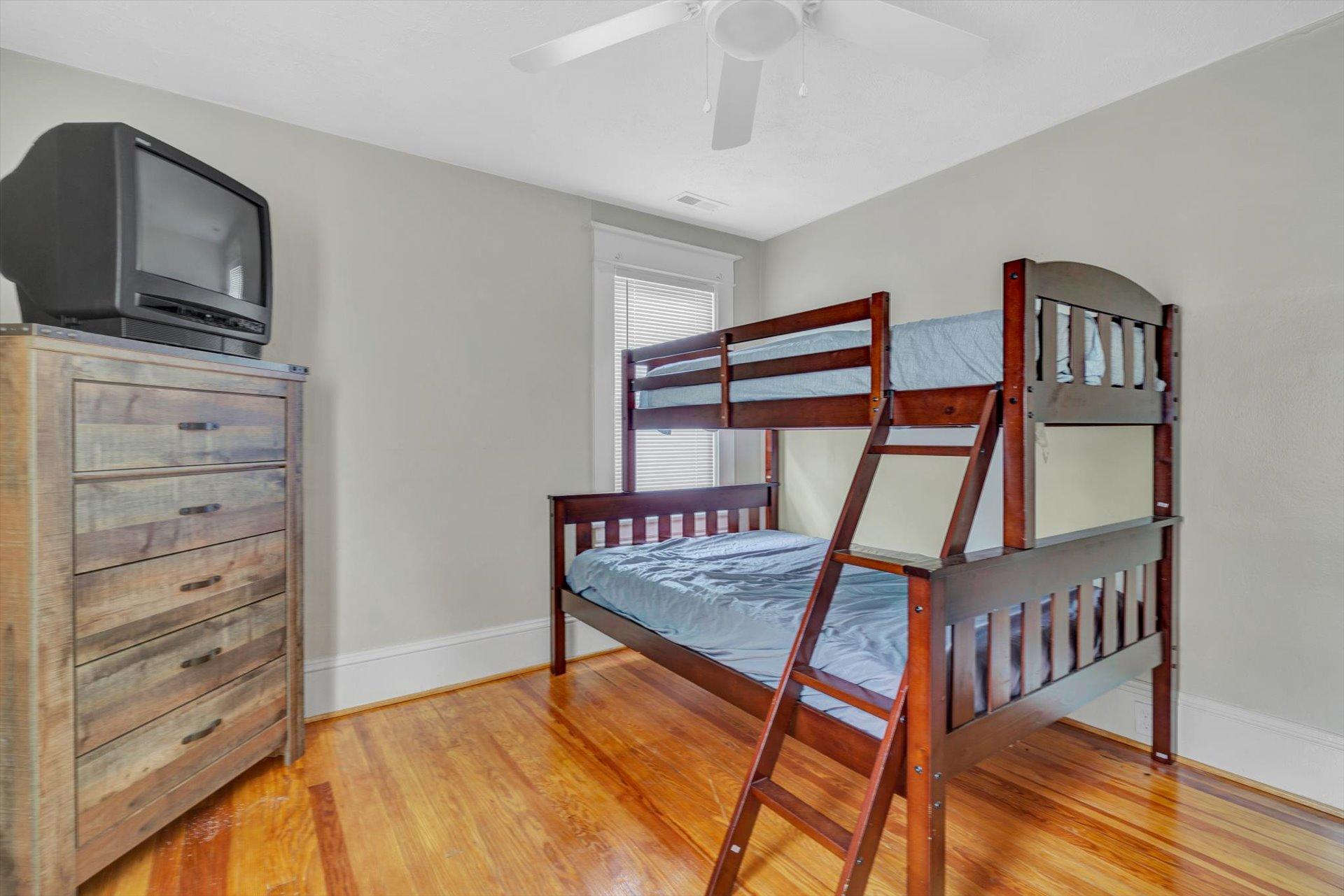 2450 Montvale Road Southwest Roanoke, VA 24015 - Photo 13 of 25 12-081320210089