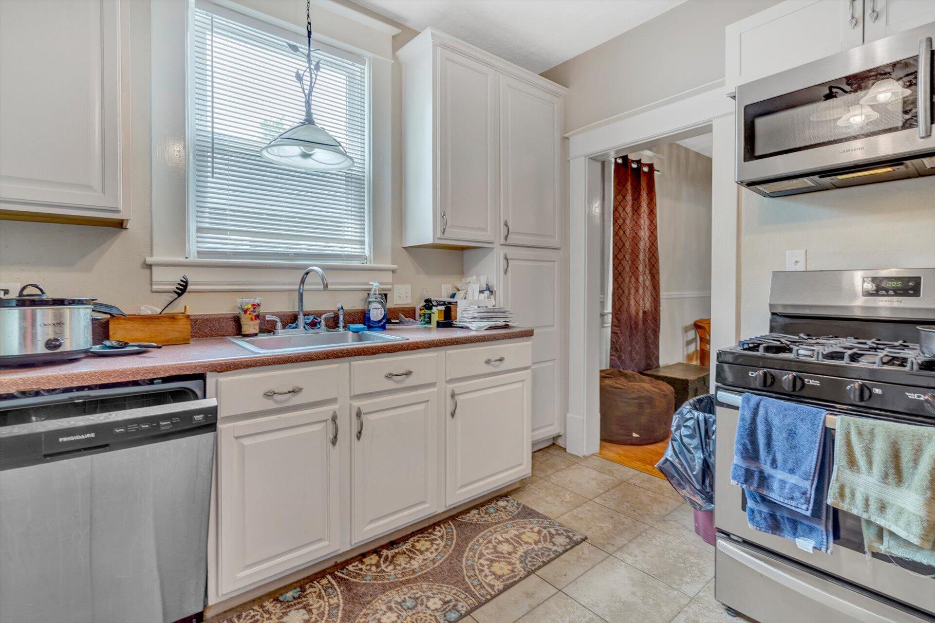 2450 Montvale Road Southwest Roanoke, VA 24015 - Photo 9 of 25 08-081320210085