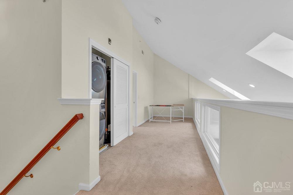 368 Rector Street, Unit 508 Perth Amboy, NJ 08861 - Photo 11 of 34 a view of entryway