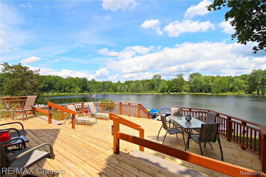 6400 Bullard Road Fenton, MI 48430 - Photo 5 of 42 jBullard Rd Deck 2.jpg