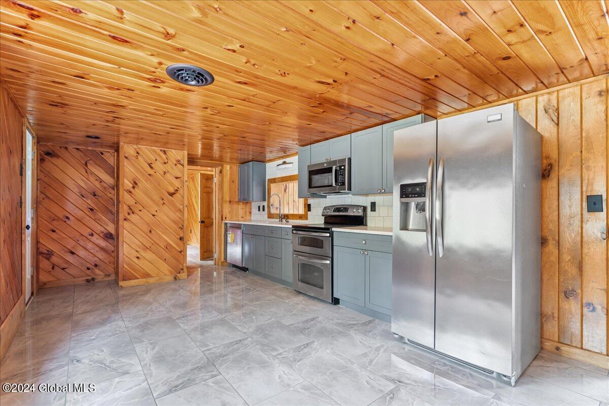 183 Louden Road Wilton, NY 12866 - Photo 15 of 59 38-183 LOUDON RD-6